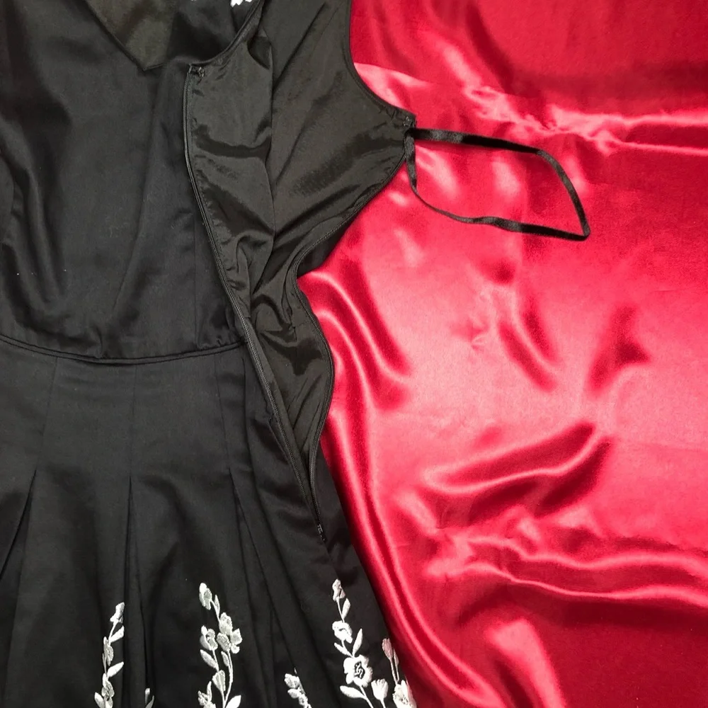 White House Black Market (WHBM) Sleeveless V Neck Embroidered Fit & Flare Dress - Picture 7 of 12